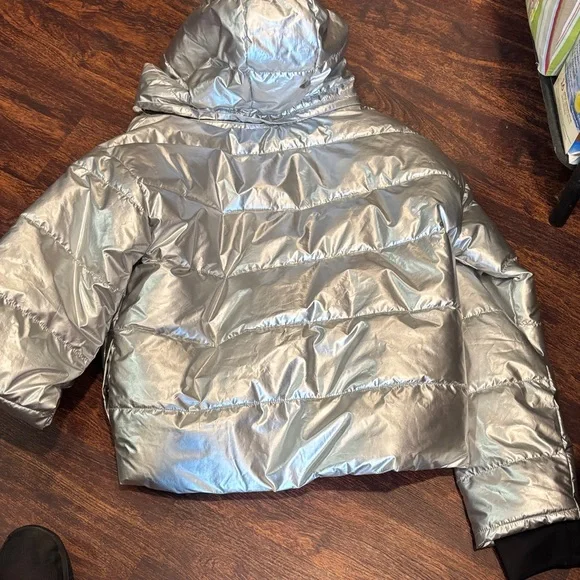 Stylish Silver Kids Puffer Jacket - Picture 4 of 5
